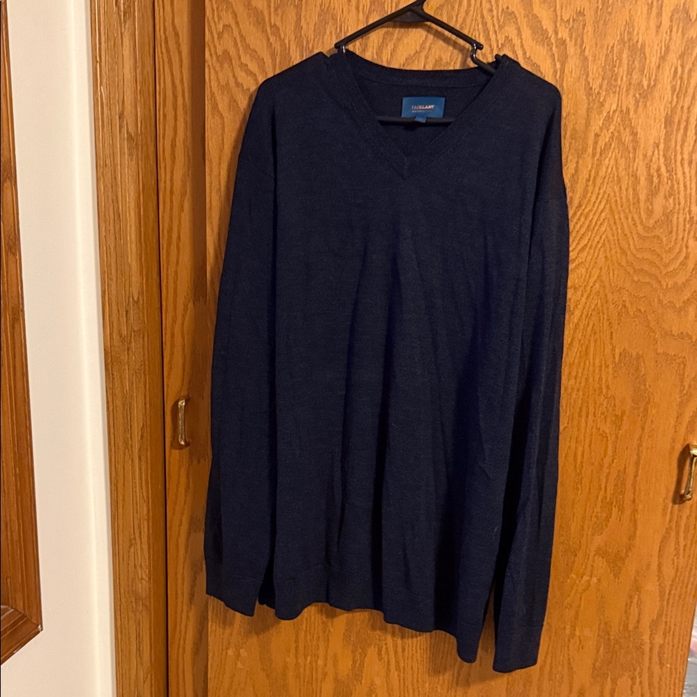Men's V-Neck Sweater - Navy Blue